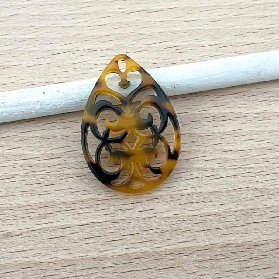 Anhänger in Rautenform aus Kunstharz im Barockstil 38x27mm zum Ohrringbasteln, DIY-Schmuck im Bohème-Stil