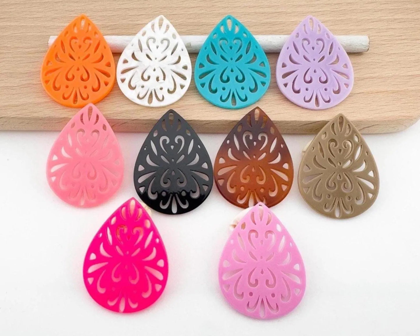 Custom order to Mrs Nadia Hellmons - Pendant  drops baroque 46x35mm to making earrings