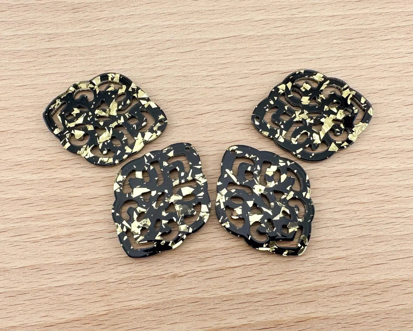 Anhänger in Rautenform aus Kunstharz im Barockstil 42x32mm zum Ohrringbasteln, DIY-Schmuck im Bohème-Stil